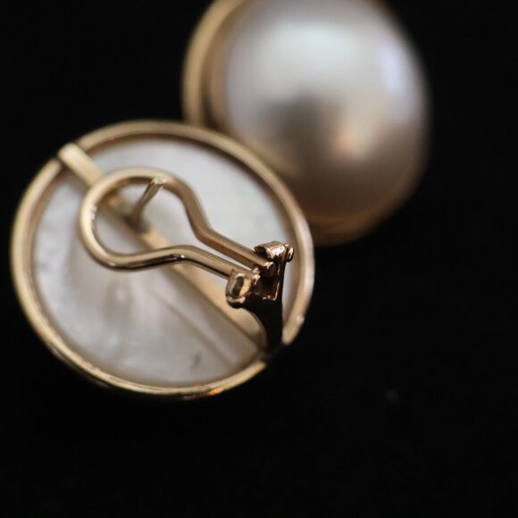 Absolutely Stunning 14K Gold and Mabe Pearl Earrings – Unique/Rare - Clip - Picture 11 of 12